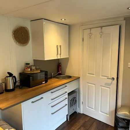 Hytte Apple Tree Hut, In A Private Garden *