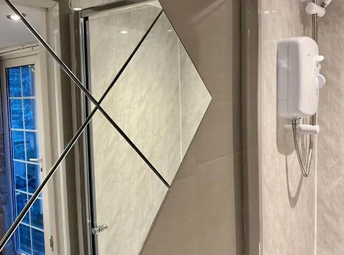 Lodge Apple Tree Hut, In A Private Garden Skipton