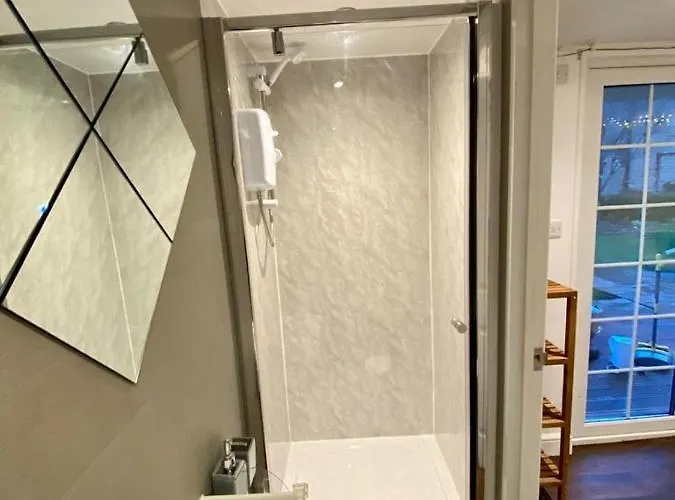 Apple Tree Hut, In A Private Garden * Skipton