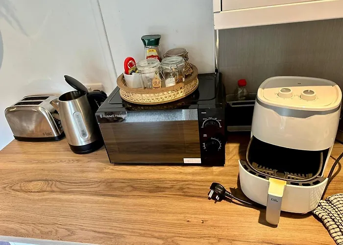 Apple Tree Hut, In A Private Garden Skipton